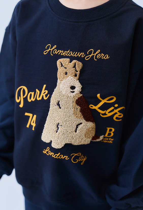 Granatowa bluza chłopięca z aplikacją towel – nierozpinana.