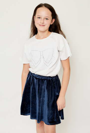 Biały elegancki t-shirt dziewczęcy z ozdobną kokardą