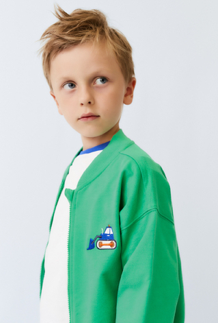 Bluza dziecięca zielona rozpinana na stójce z haftem.