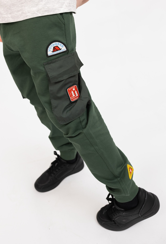 Spodnie dresowe regular z kieszeniami cargo