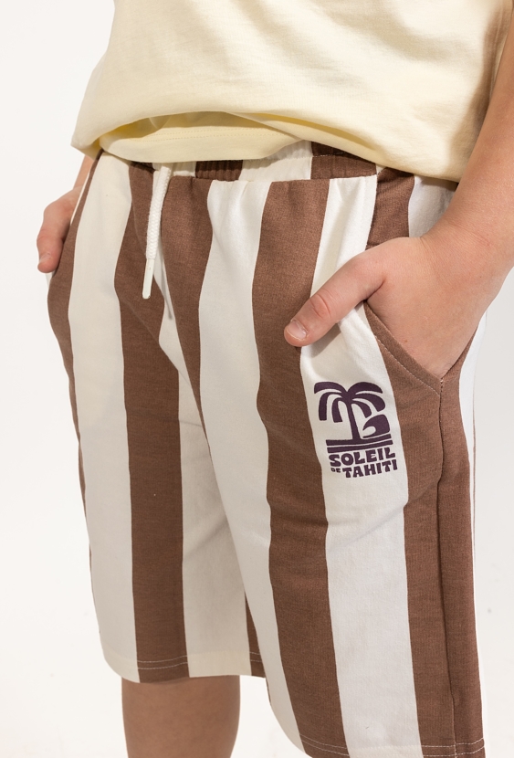 Chłopięce szorty dzianinowe w brązowe pasy