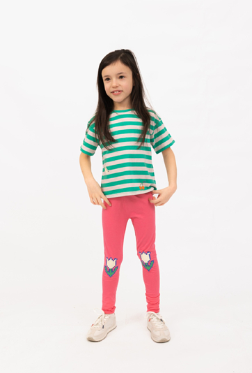 Legginsy dziewczęce z nadrukiem kwiatków na kolanach