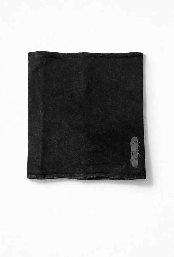 Cienki komin chłopięcy z nadrukiem deskorolki