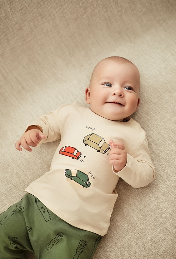 Bluzka niemowlęca z nadrukiem samochodów