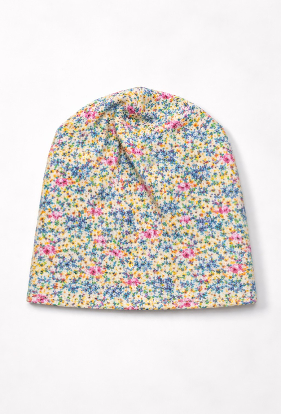 Cienka czapka dla dziewczynki w kwiatki