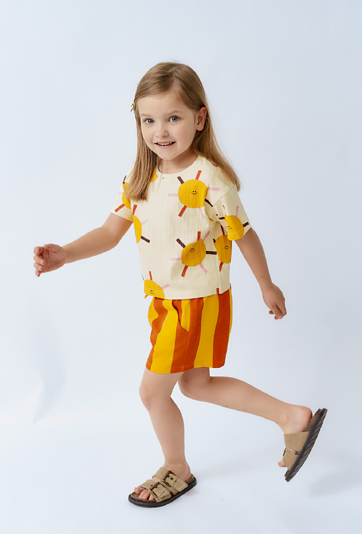 Dziewczęce szorty w pasy