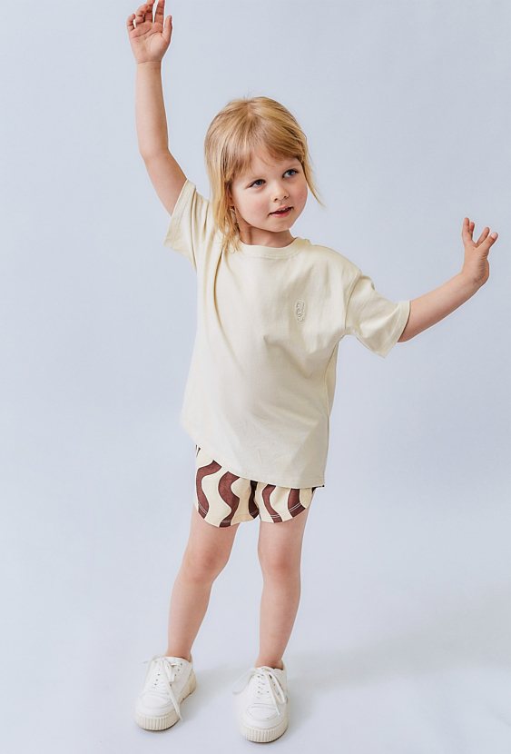 Szorty dziewczęce w brązowe fale