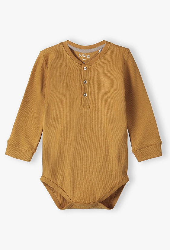 Brązowe body niemowlęce z prążkowanej dzianiny z długim rękawem