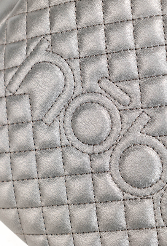 Srebrna pikowana listonoszka NOBO z ozdobnym paskiem