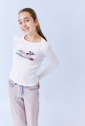 Biała dziewczęca bluzka z nadrukiem i długim rękawem