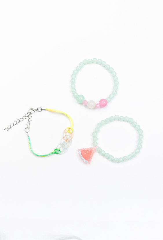 Kolorowe bransoletki dla dziewczynki