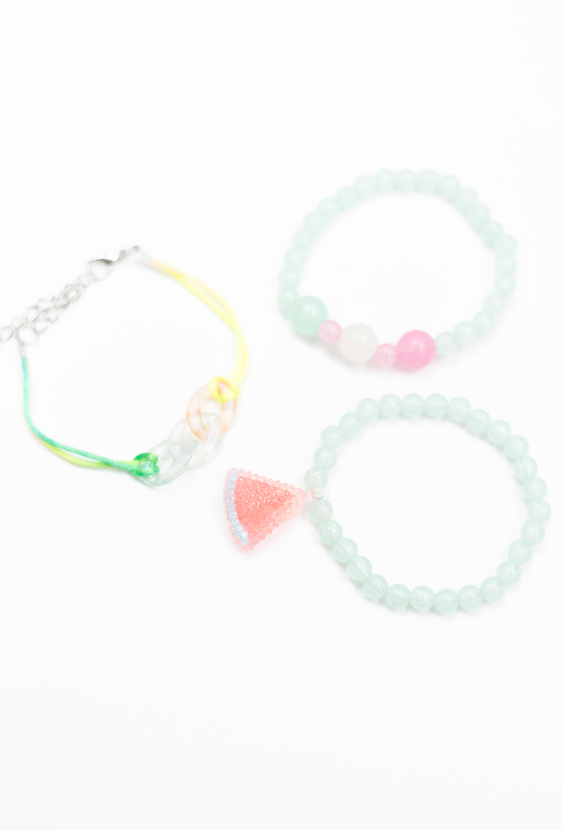 Kolorowe bransoletki dla dziewczynki