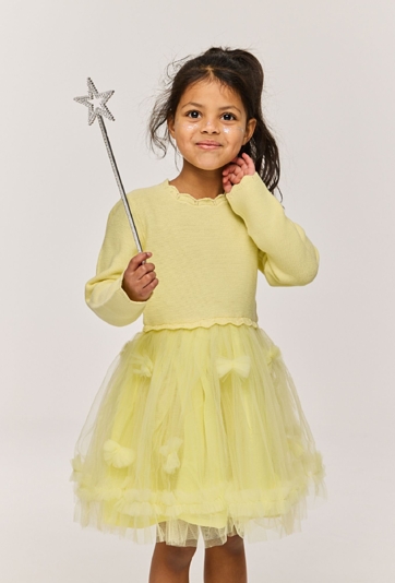 Sukienka z tiulem i swetrową górą