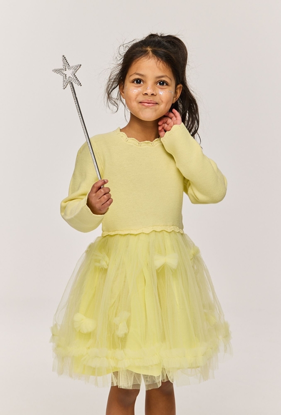 Sukienka z tiulem i swetrową górą