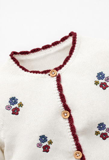 Ecru kardigan niemowlęcy z haftami i ozdobnym wykończeniem