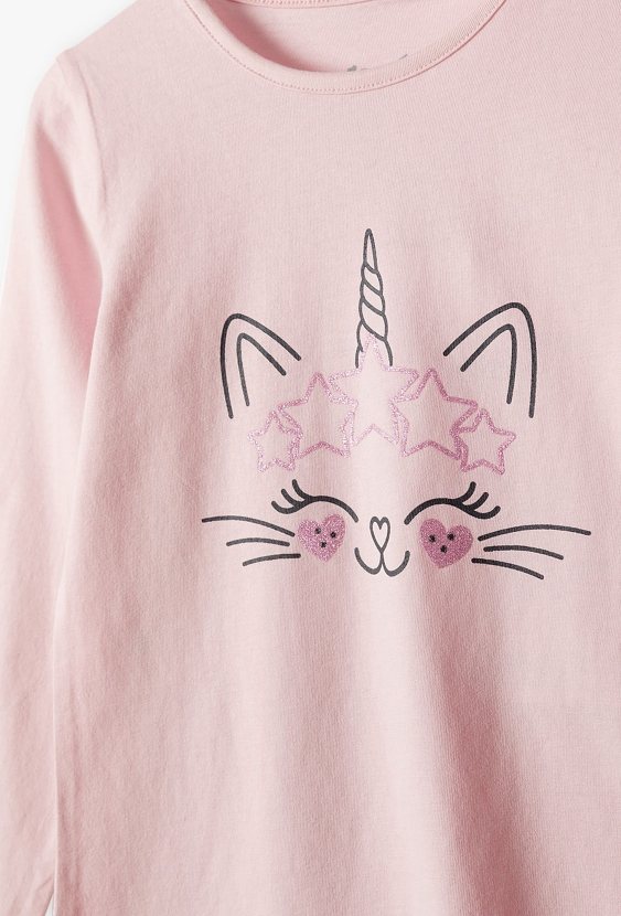 Różowa bluzka z długim rękawem