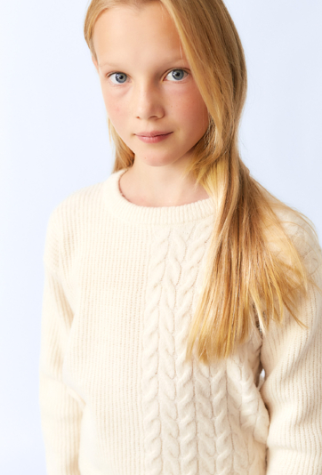 Sweter dziewczęcy ecru z dekoracyjnym splotem
