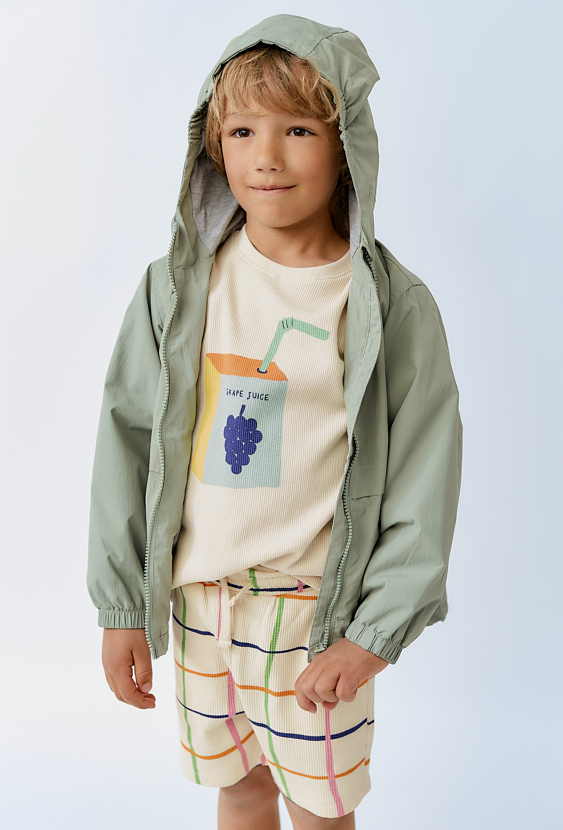 Lekka kurtka  z kapturem – wiatrówka