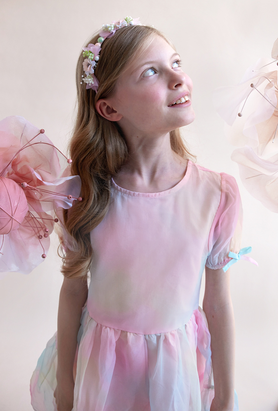 Tęczowa sukienka dla dziewczynki – tiulowa, pastelowa