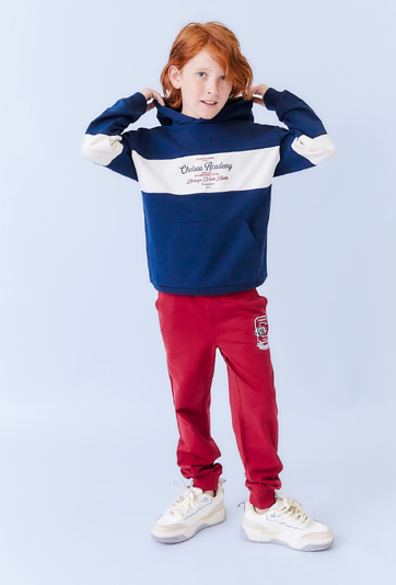 Granatowa bluza chłopięca z kapturem, blokowy fason