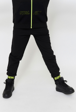 Czarne spodnie dresowe - kontrastowe ściągacze