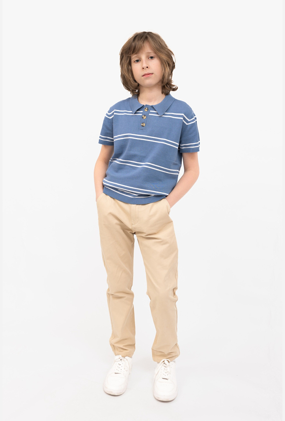 Chinosy regular dla chłopca –  regulacja w pasie
