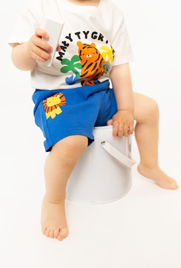 Bawełniane szorty dla niemowlaka - niebieskie z lwem