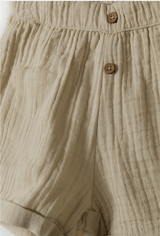 Szorty niemowlęce dla chłopca z ozdobnymi guzikami