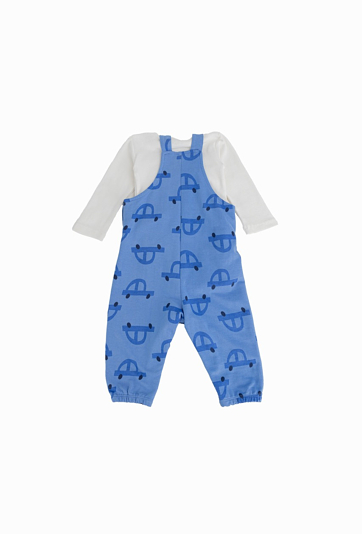 Niebieski komplet niemowlęcy – ogrodniczki i body.