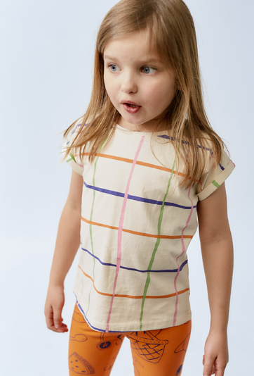 Dziewczęcy t-shirt w kolorową kratę - pudełkowy fason