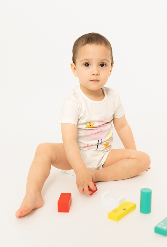 Body z krótkim rękawem