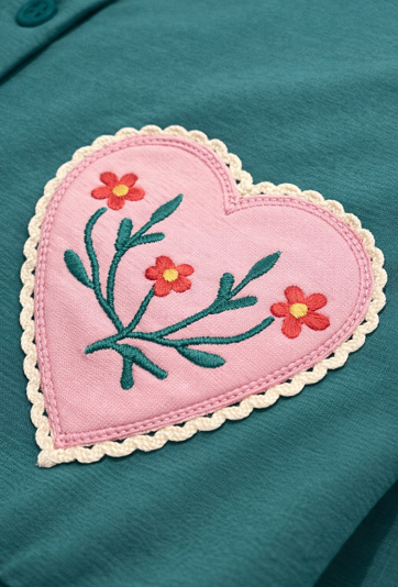 Bluza rozpinana na guziczki z serduszkami