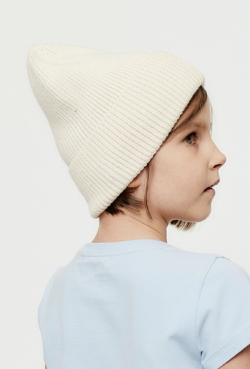 Dziewczęca czapka prążkowana
