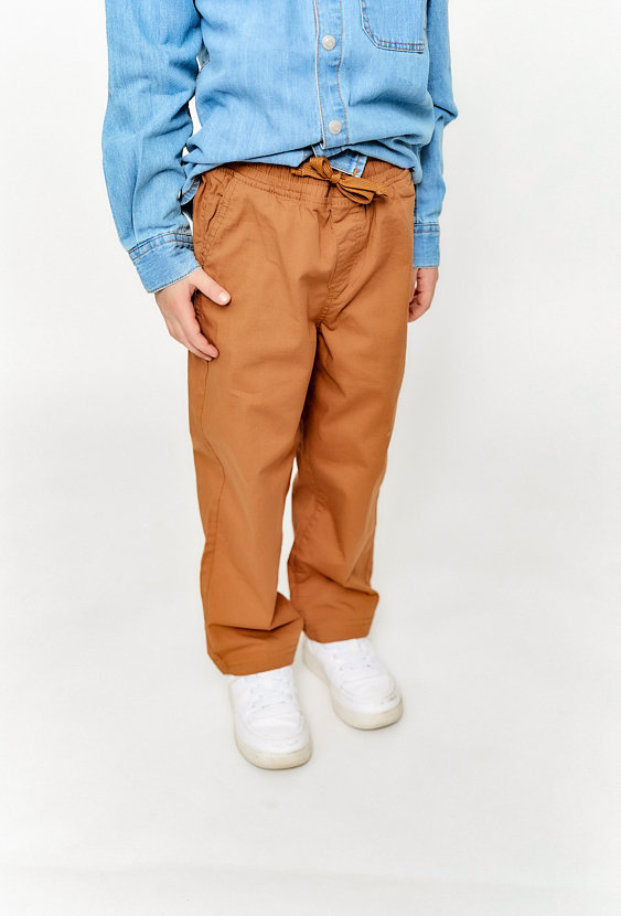 Klasyczne spodnie chłopięce