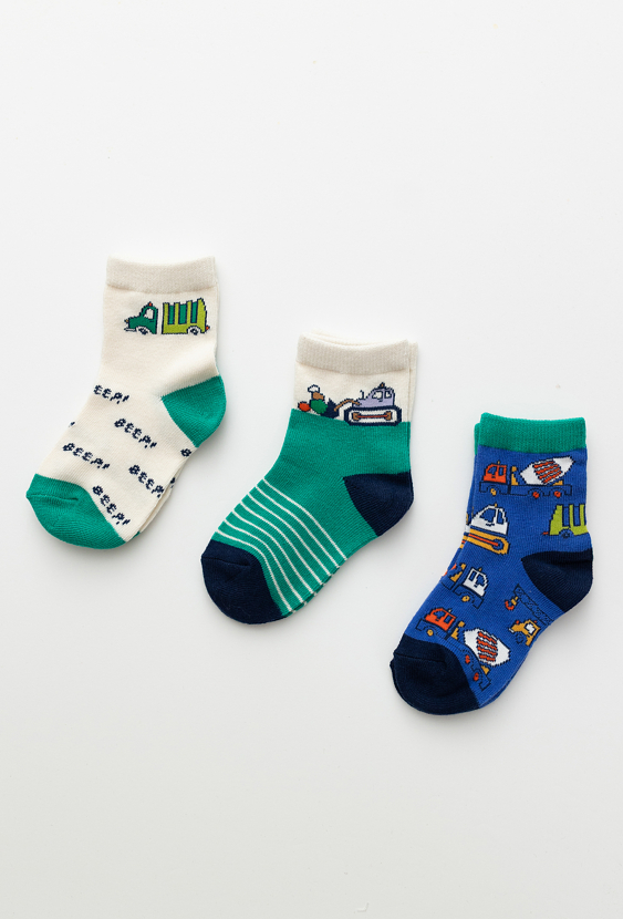 Skarpety chłopięce 3-pak – motyw pojazdów budowlanych.