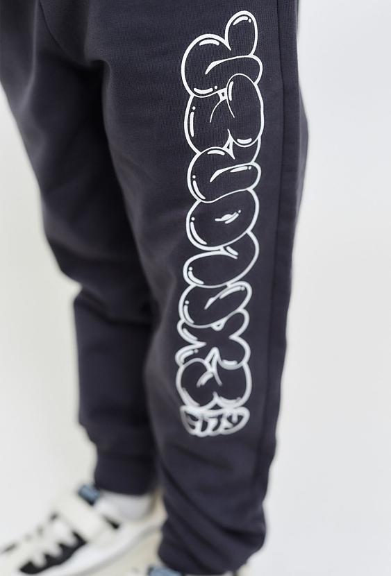 Grafitowe spodnie dresowe z nadrukiem