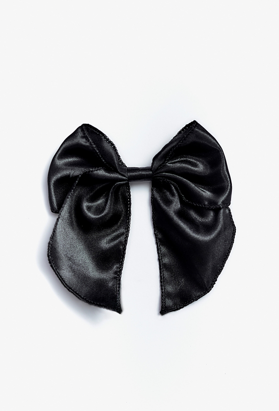 Spinka do włosów ozdobiona kokardą