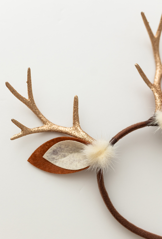 Świąteczna opaska z rogami renifera i uszkami