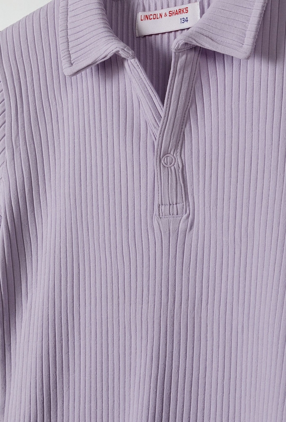 Fioletowa sukienka dziewczęca z dzianiny w prążki