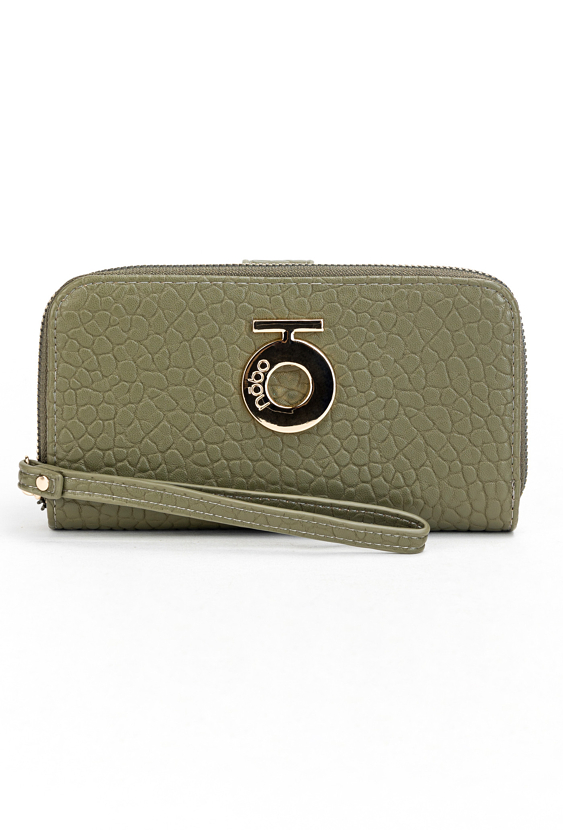 Zielony damski portfel zapinany na suwak.