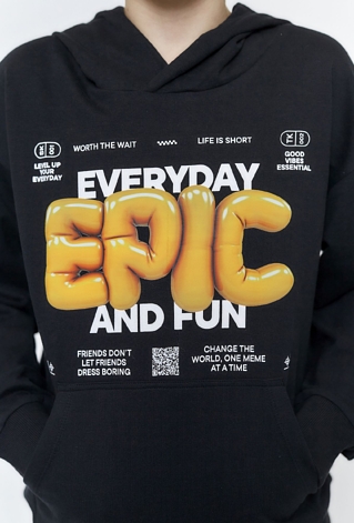 Czarna bluza chłopięca z kapturem