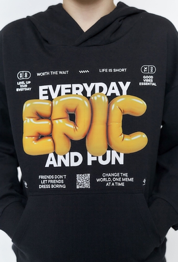 Czarna bluza chłopięca z kapturem