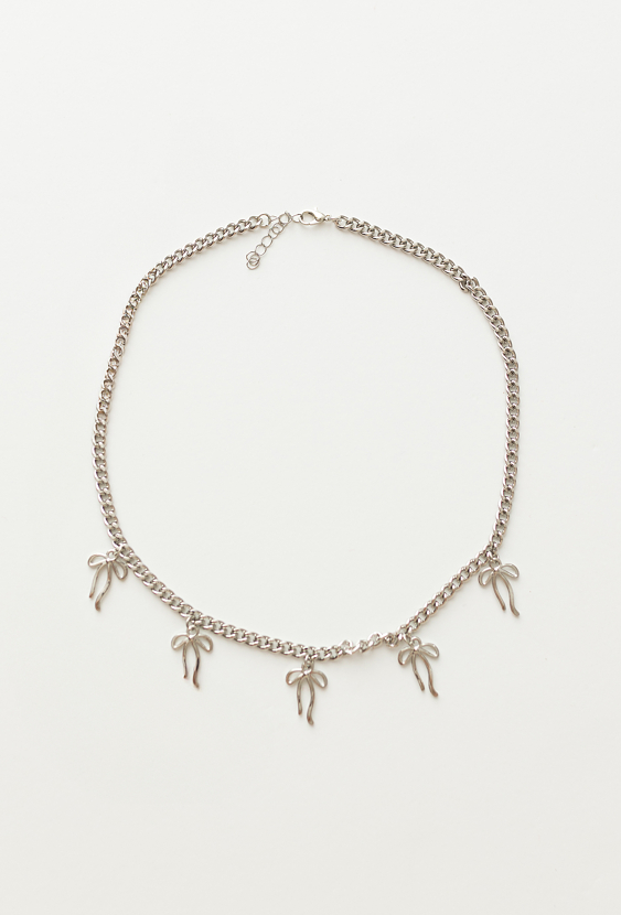 Naszyjnik dla dziewczynki z zawieszkami kokardkami