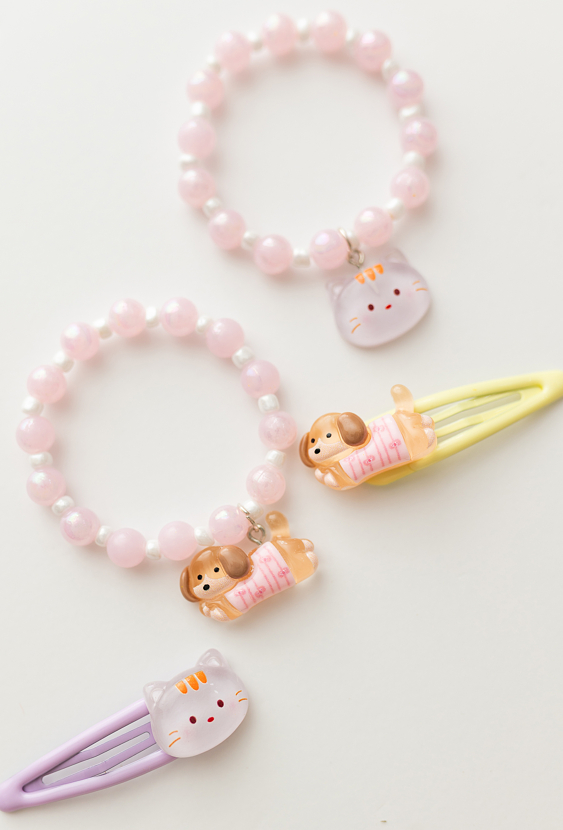 Zestaw biżuterii i spinek dla dziewczynki – kotek i piesek.