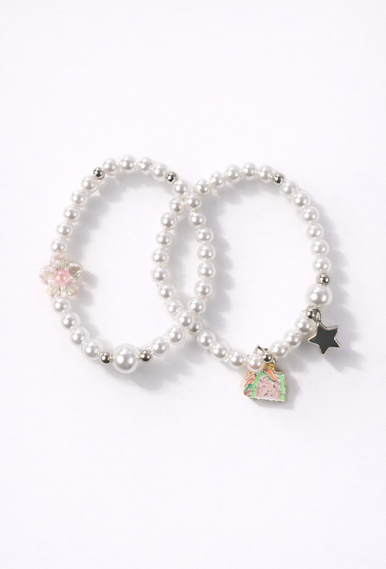 Zestaw 2 bransoletek z perełkami i zawieszkami