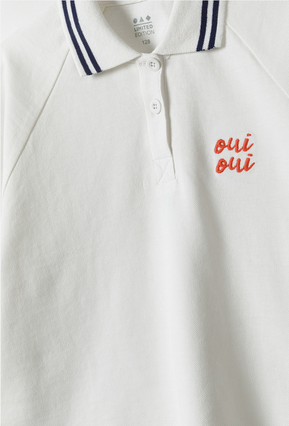 Koszulka polo dziewczęca z haftem „Oui Oui”