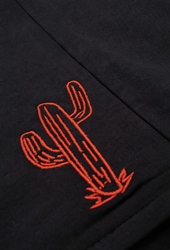 Chłopięce szorty dzianinowe z haftem kaktusa