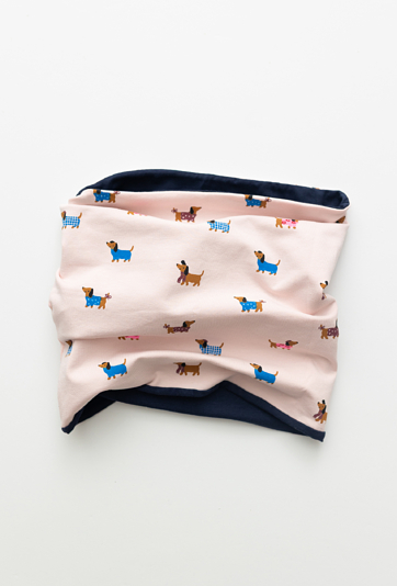 Różowy dwustronny komin dziecięcy – jamniki.