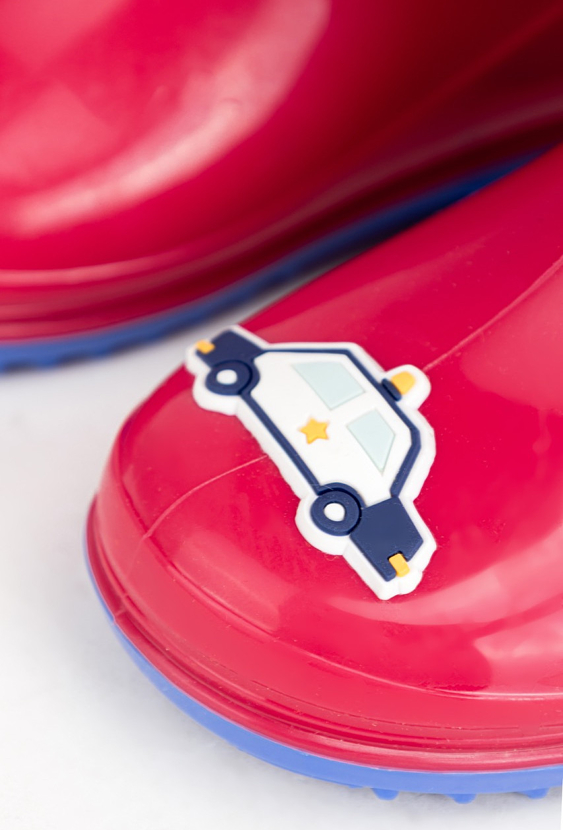 Czerwone kalosze dziecięce z wkładką i motywem pojazdów