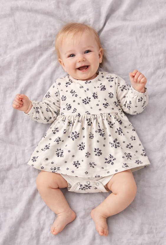 Body sukienka niemowlęca w kwiatki –  z długim rękawem